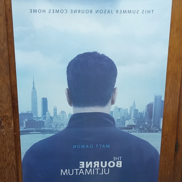 ORIGINAL Movie Theater Poster: The Bourne Ultimatum [40" x 27"; Double-Sided] - Picture 7 of 10